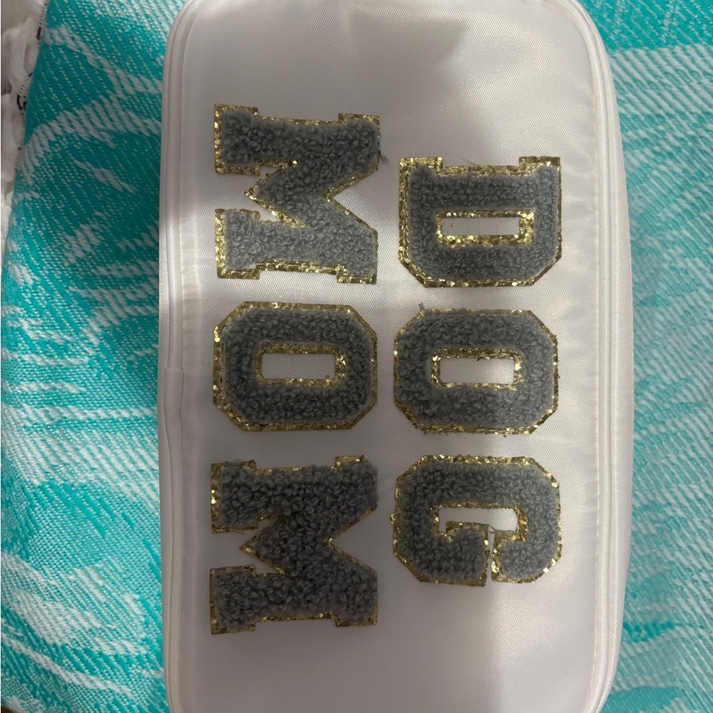 White 'Dog Mom' Pouch